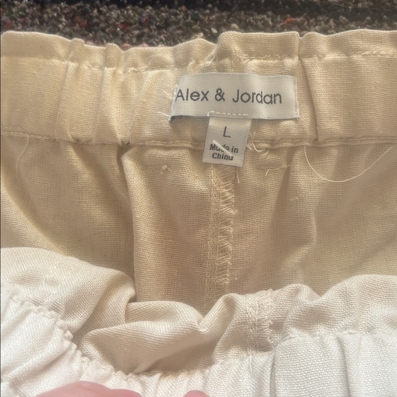 Linen Shorts - Picture 4 of 5